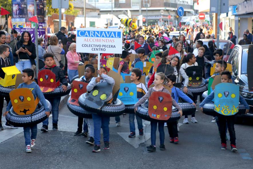 Desfile de Carnaval 2019 - Imagen de personas que participan en el desfile.