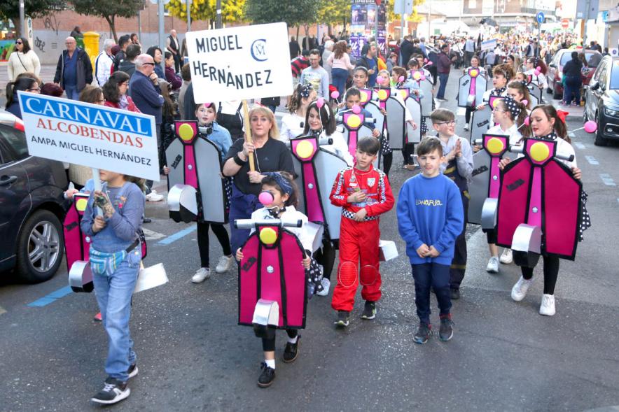Desfile de Carnaval 2019 - Imagen de personas que participan en el desfile.