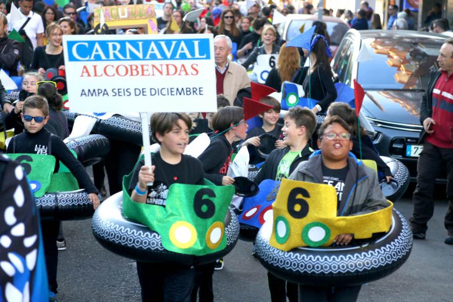 Desfile de Carnaval 2019 - Imagen de un momento del desfile donde estamos viendo al grupo del AMPACEIP SEIS DE DICIEMBE.