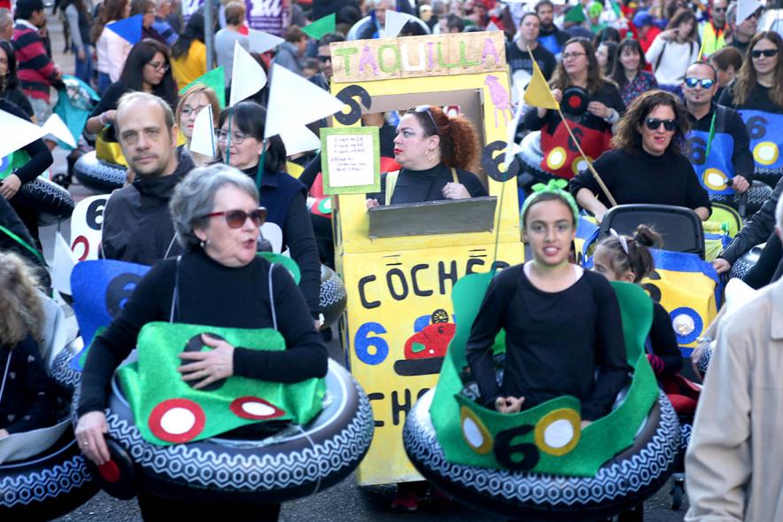 Desfile de Carnaval 2019 - Imagen de uno de los grupos participantes en el desfile de carnaval disfrazados.