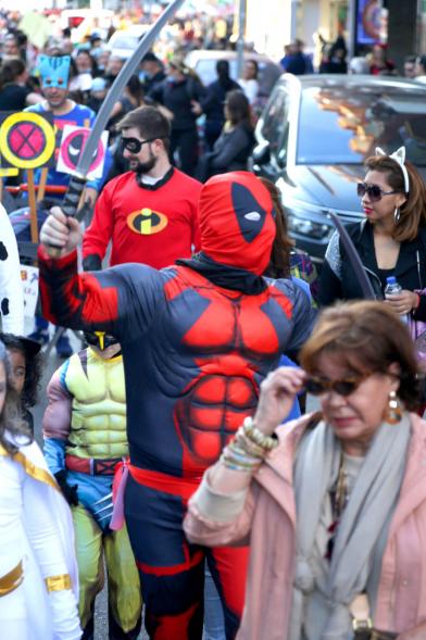 Desfile de Carnaval 2019 - Imagen de personas disfrazadas que participan en el desfile.