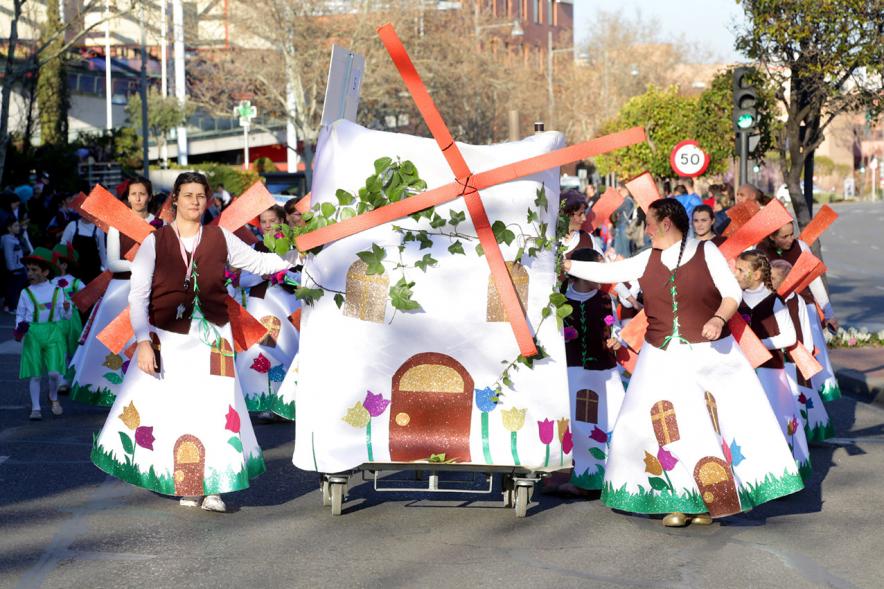 Desfile de Carnaval 2019 - Imagen de personas que participan en el desfile.