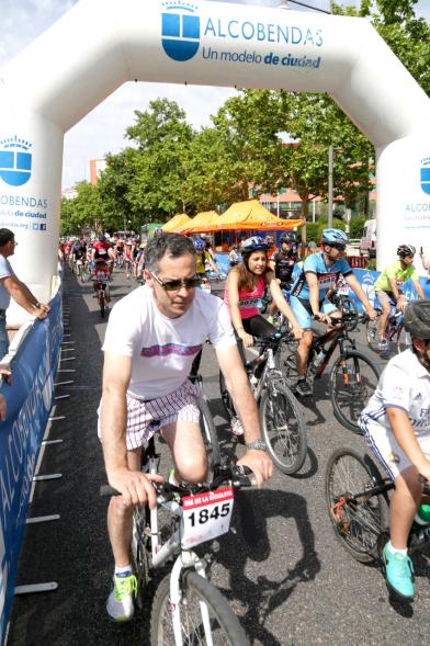 Día de la Bicicleta - Numerosos corredores.