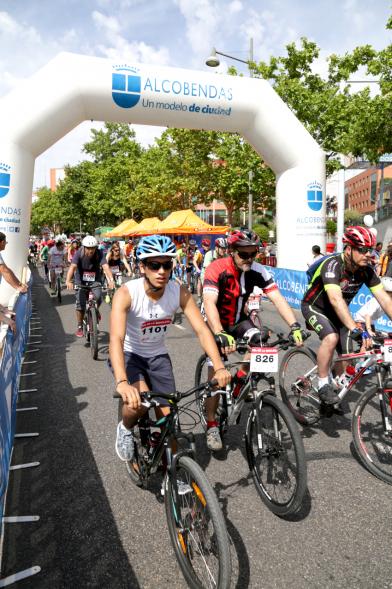 Día de la Bicicleta - Numerosos corredores.