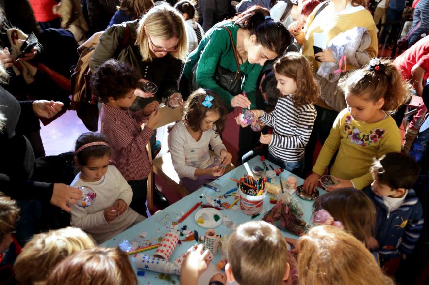 Día de la Infancia 2016 en La Esfera - Imagen de grupo de niños participando en los actos.