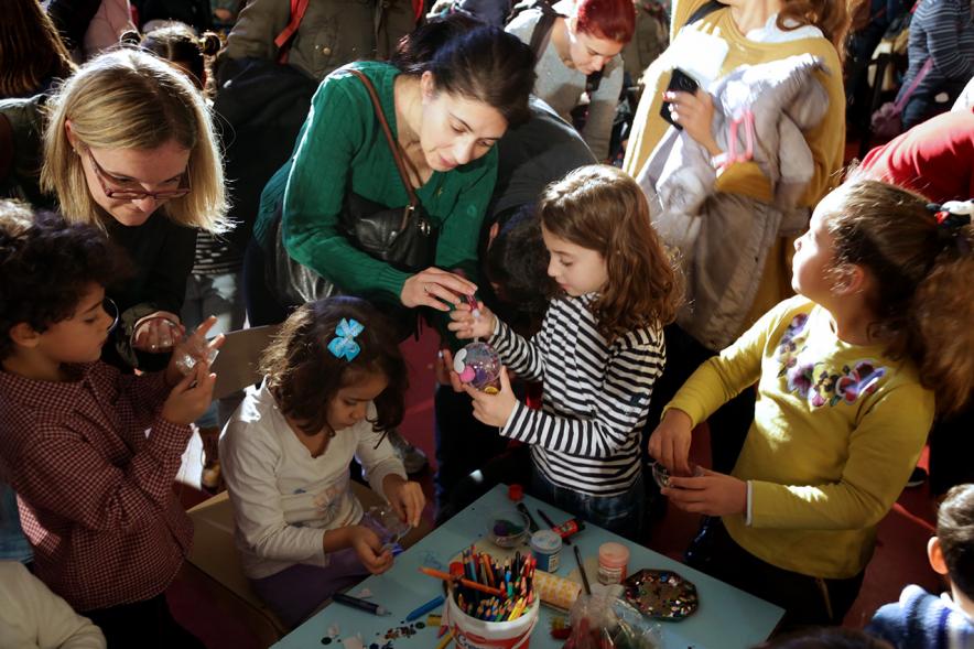 Día de la Infancia 2016 en La Esfera - Imagen de grupo de niños participando en los actos.