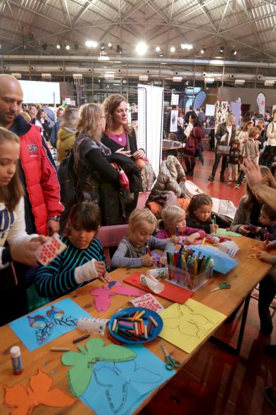 Día de la Infancia 2016 en La Esfera - Imagen de grupo de niños participando en los actos.