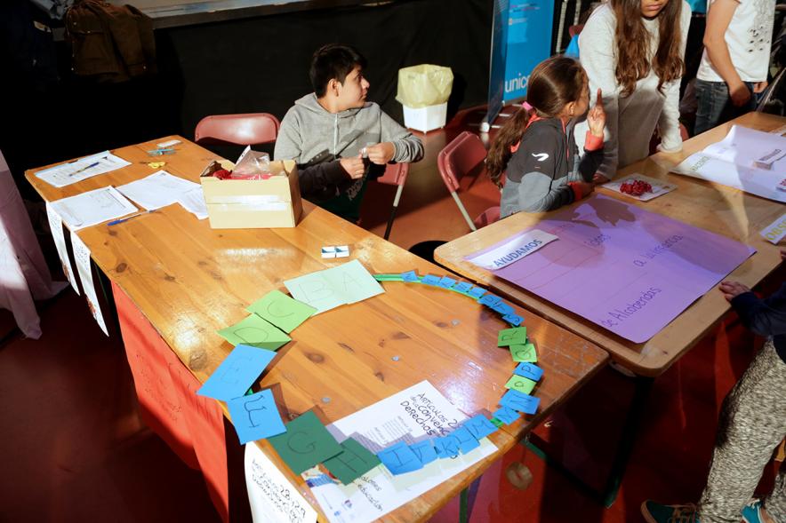 Día de la Infancia 2016 en La Esfera - Imagen de grupo de niños participando en los actos.
