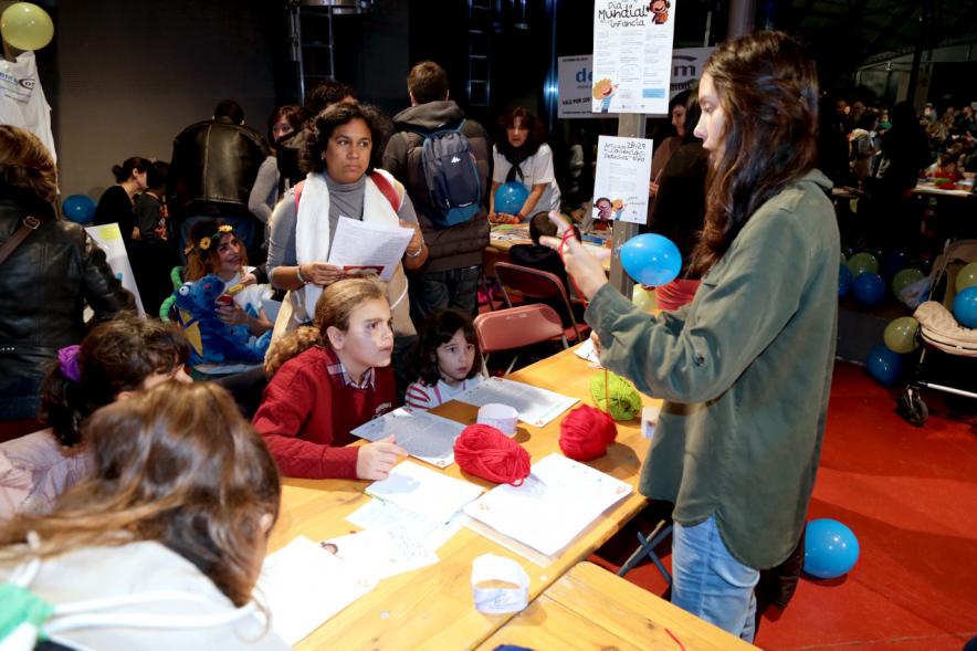 Día de la Infancia 2016 en La Esfera - Imagen de jóvenes participando en diversas actividades.