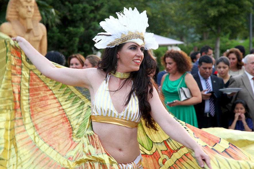Día de Egipto en el Invernadero del Arroyo de La Vega -  Una joven con el traje tradicional egipcio.