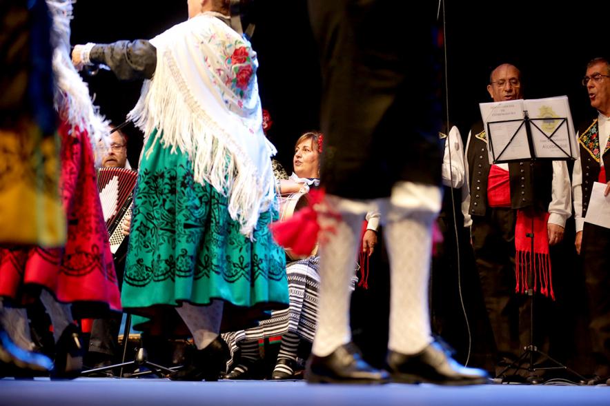 Actuación baile día de Extremadura 2017 Detalle pies