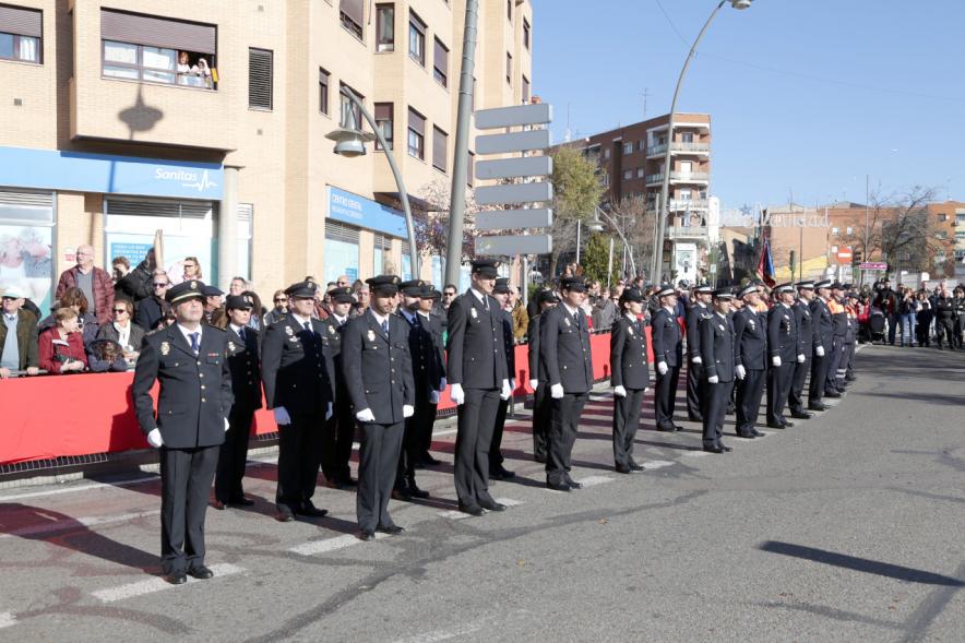 Mandos policiales en formación de firmes
