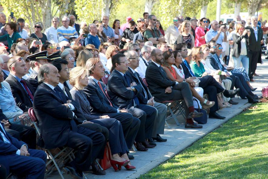 Día de la Paz 2016 -    Los asistentes sentados.