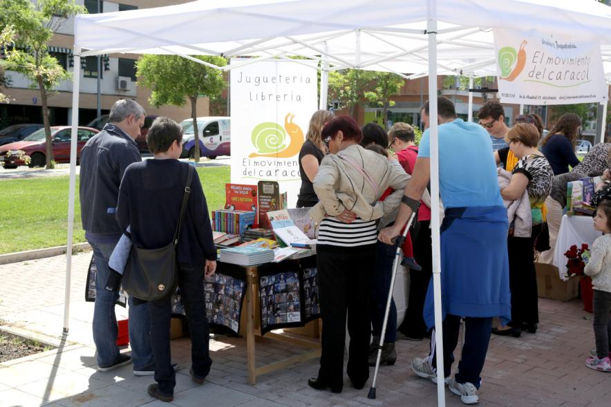 Día del Libro en el Paseo de Valdelasfuentes - Un puesto de libros.