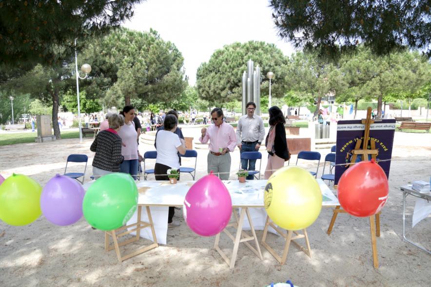 Día Mundial del Medio Ambiente - El alcalde García de Vinuesa junto con participantes del evento.