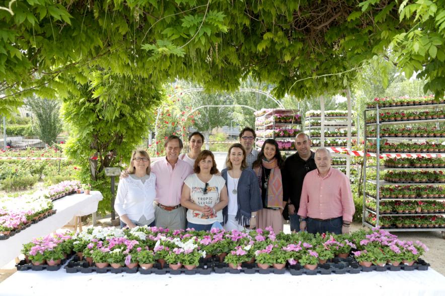 Día Mundial del Medio Ambiente - El alcalde García de Vinuesa junto con participantes del evento.