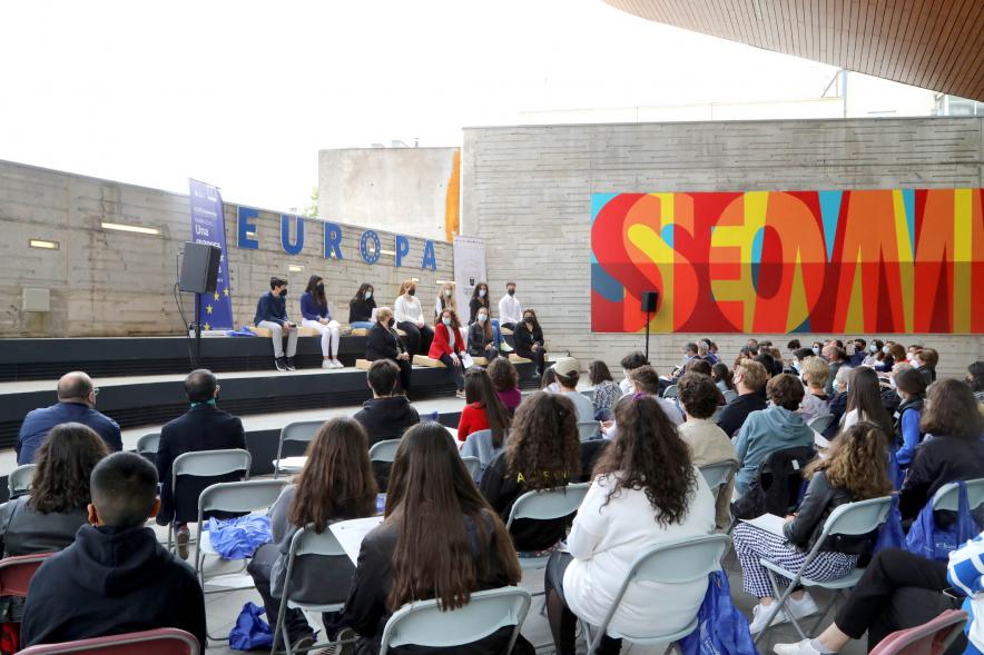 Concejala Ana Soto y participantes. Celebración Día de Europa en el Centro de Arte – 2021