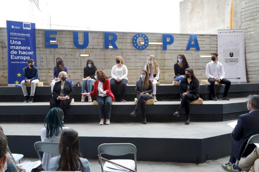 Concejala Ana Soto y participantes. Celebración Día de Europa en el Centro de Arte – 2021