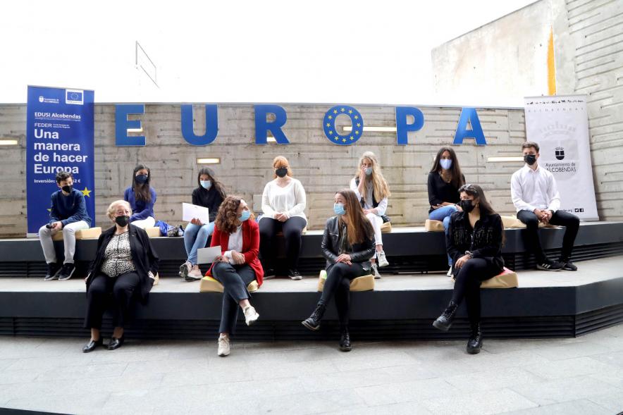 Concejala Ana Soto y participantes. Celebración Día de Europa en el Centro de Arte – 2021