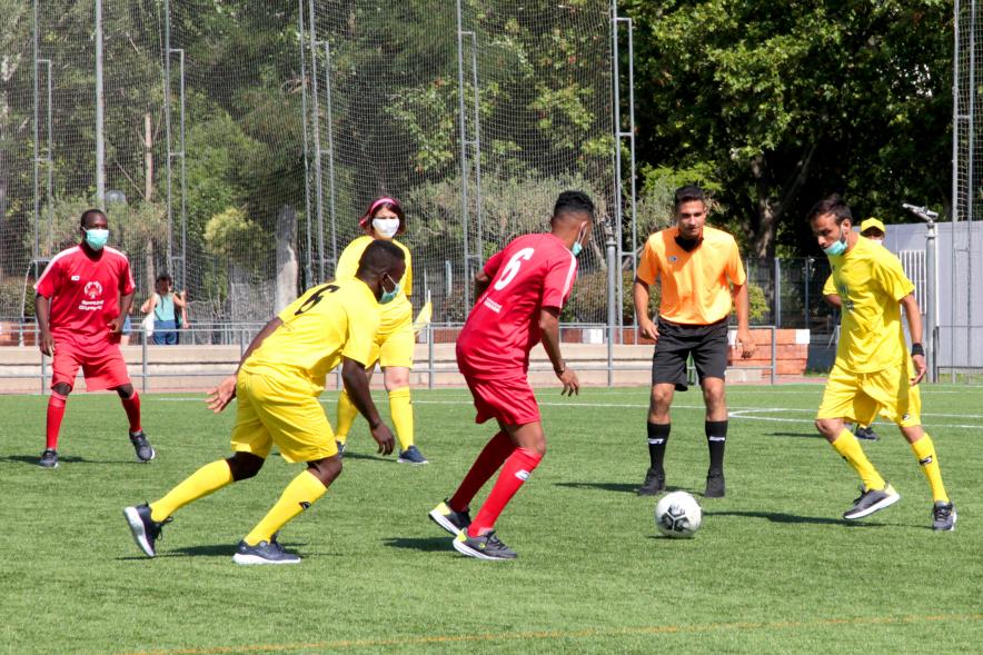 Jornada Inclusiva Día Mundial del Refugiado - Imagen de un momento del partido de futbol.