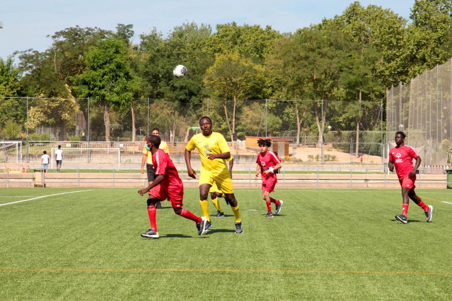Jornada Inclusiva Día Mundial del Refugiado - Imagen de un momento del partido de futbol.