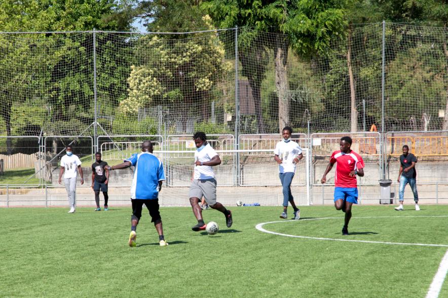 Jornada Inclusiva Día Mundial del Refugiado - Imagen de un momento del partido de futbol.