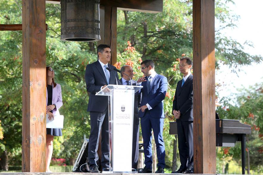 Alcalde Rafael Sanchez y participantes del evento. Día de la Paz 2019 