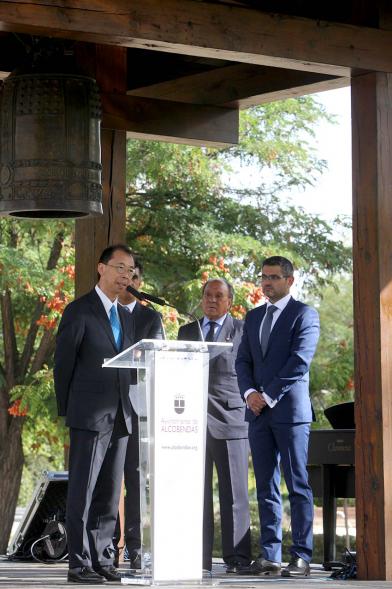 Alcalde Rafael Sanchez y participantes del evento. Día de la Paz 2019 