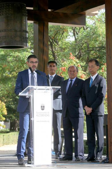 Alcalde Rafael Sanchez y participantes del evento. Día de la Paz 2019 