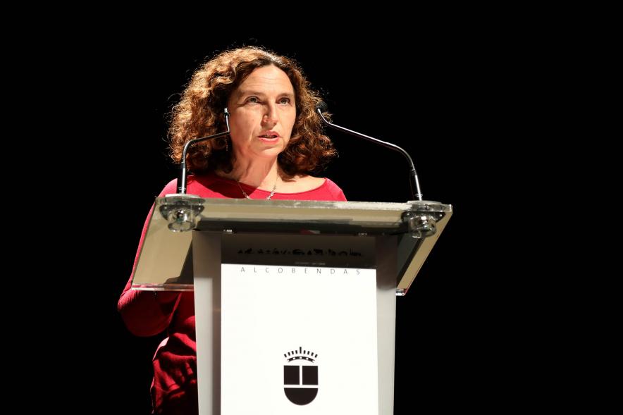 Entrega Diplomas PIC.A Curso 2019-20 - Primer plano del discurso de  Ana Sotos, responsable  de educación del Ayuntamiento.