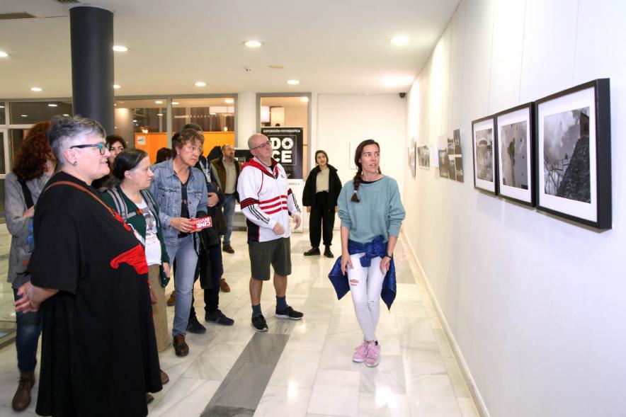Fotógrafo y Participantes. Inauguración Exposición Docenfoques en C.D. Valdelasfuentes - 2020