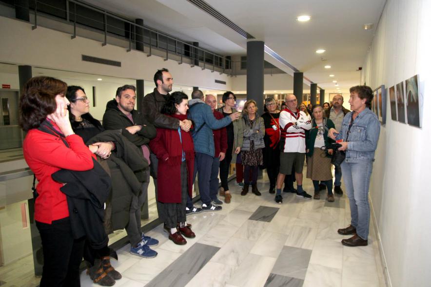 Fotógrafo y Participantes. Inauguración Exposición Docenfoques en C.D. Valdelasfuentes - 2020