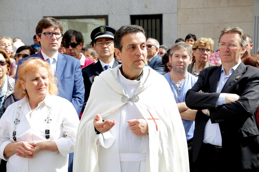 Semana Santa 2017 - Procesión de Domingo de Resurrección - El sacerdote.