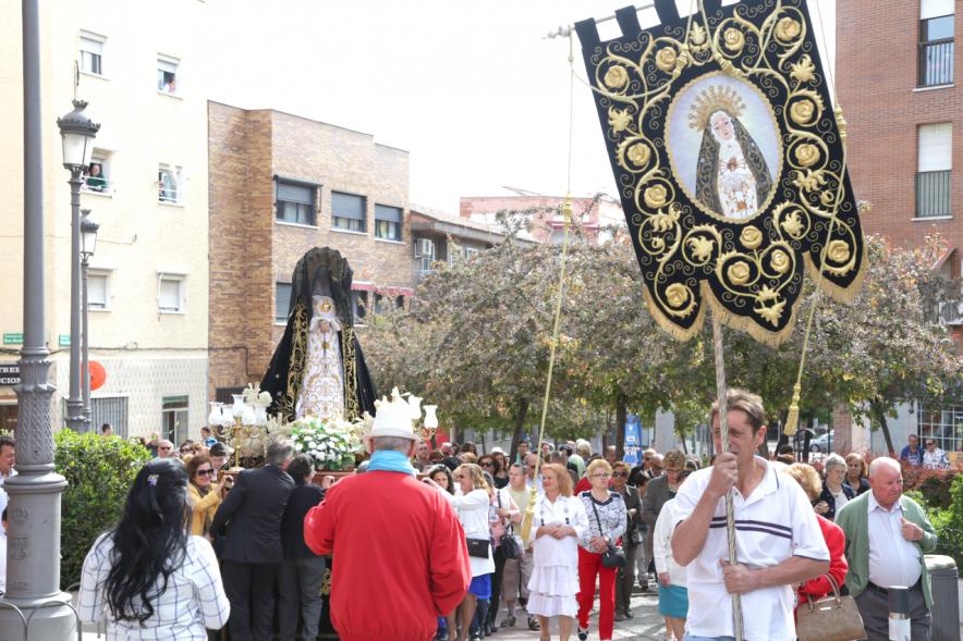 Semana Santa 2017 - Procesión de Domingo de Resurrección - El paso de la Virgen y su estandarte.