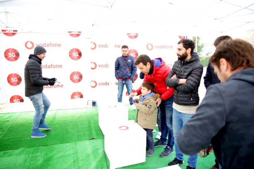  Autoridades, niños y participantes. Exhibición de Drones en Valdelasfuentes -2020
