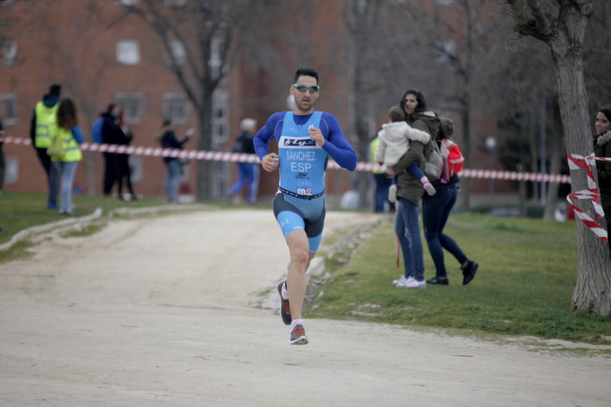 Duatlón Villa de Alcobendas 2017 - Imagen de un corredor en un momento de la prueba.