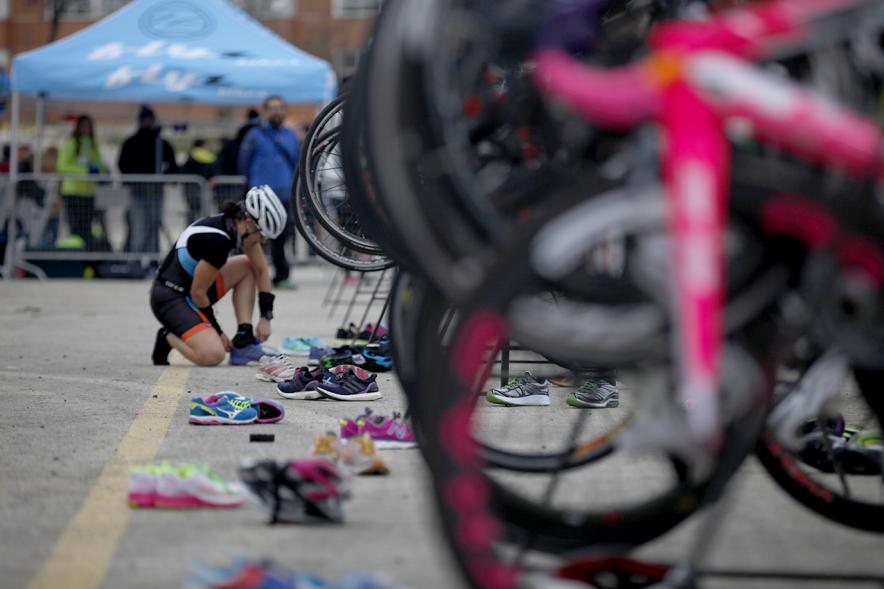 Duatlón Villa de Alcobendas 2017 - Imagen de un primer plano de una rueda de una bicicleta.