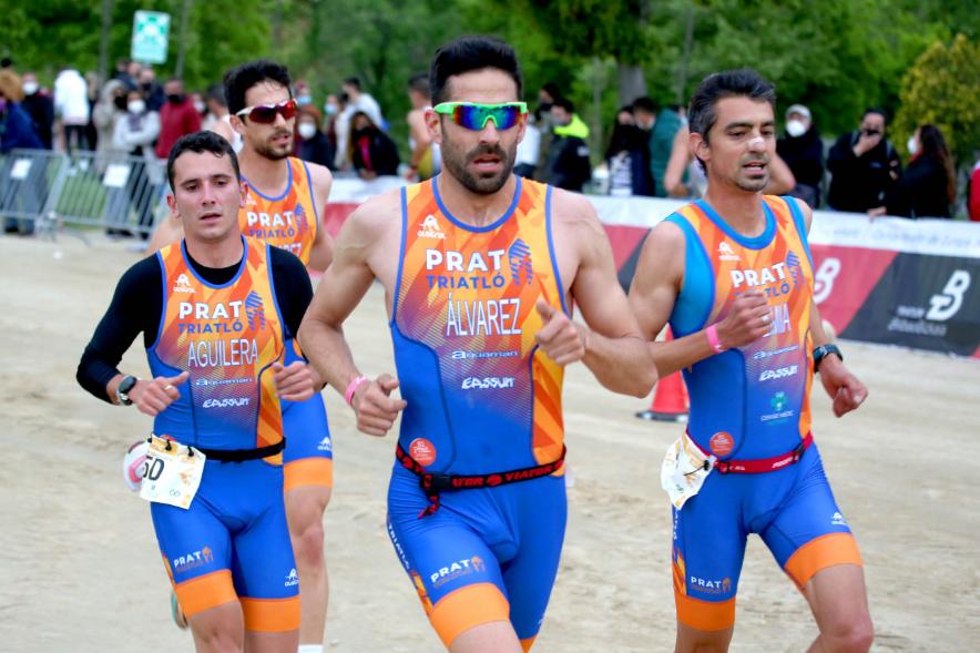 Campeonato de España de Duatlón - Imagen de un momento de la carrera de uno de los equipos masculinos que participa.