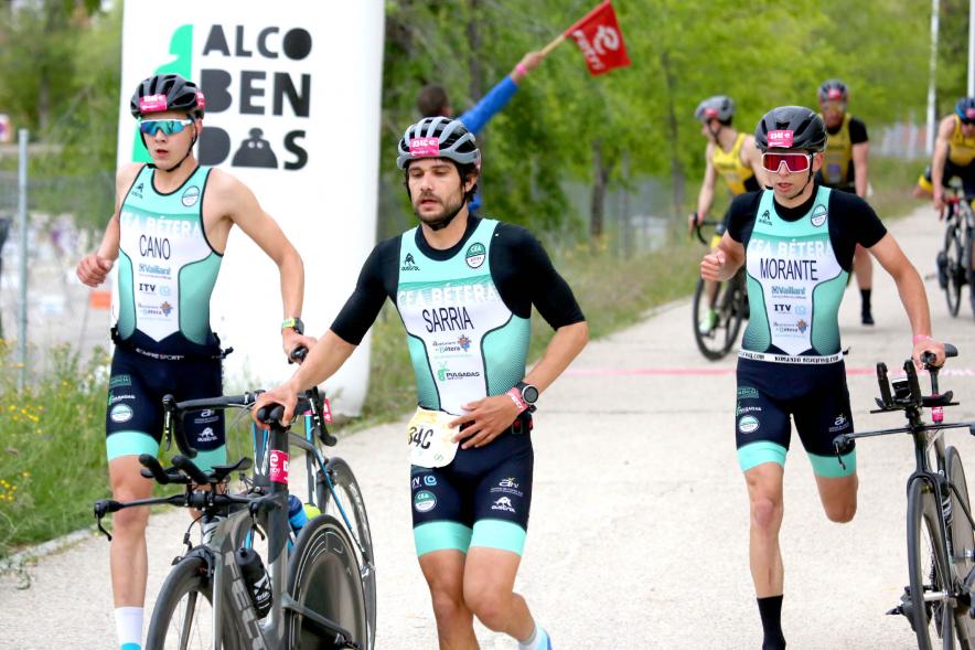 Campeonato de España de Duatlón - Imagen de un momento de la carrera en bicicleta de uno de los equipos masculinos que participa.