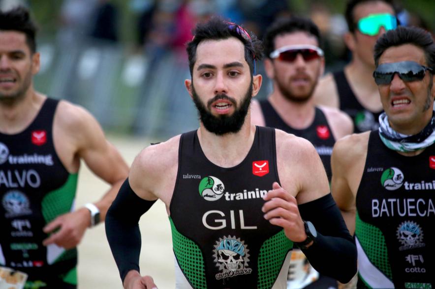 Campeonato de España de Duatlón - Imagen de un momento de la carrera de uno de los equipos masculinos que participa.