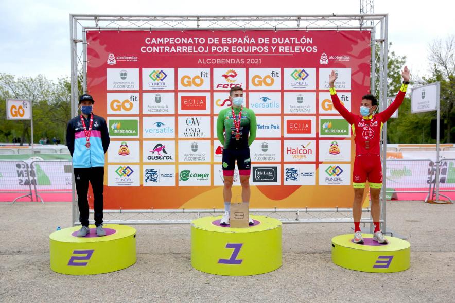 Campeonato de España de Duatlón - Imagen del pódium con los atletas ganadores.