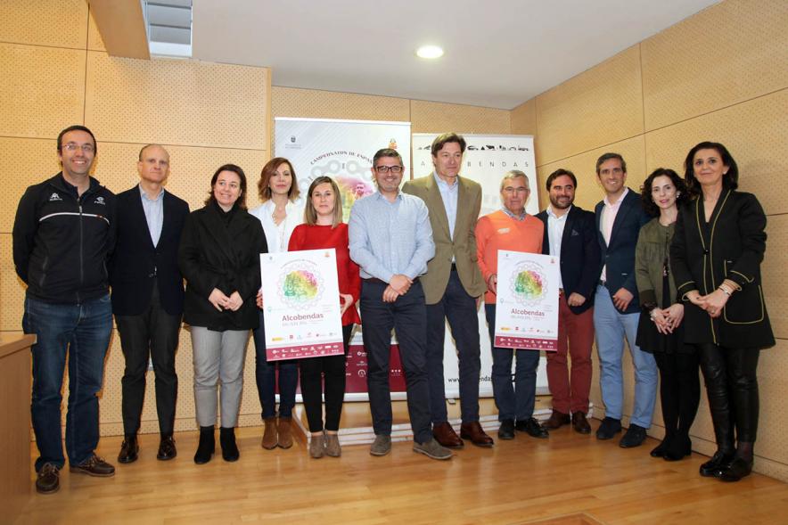 Foto general de todos los participantes de la Presentación Campeonato de España de Duatlón - 2020