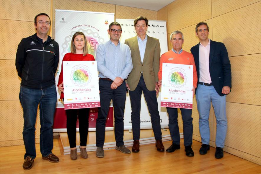 Alcalde Rafael Sánchez, concejales María Espín, Aitor Retolaza y autoridades en la Presentación Campeonato de España de Duatlón - 2020