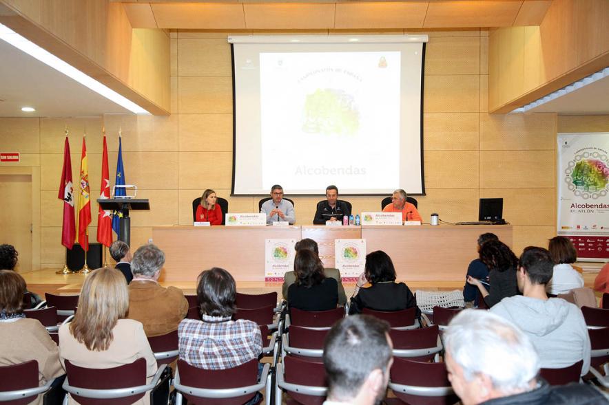 Alcalde Rafael Sánchez, concejal María Espín, y autoridades en la Presentación Campeonato de España de Duatlón - 2020