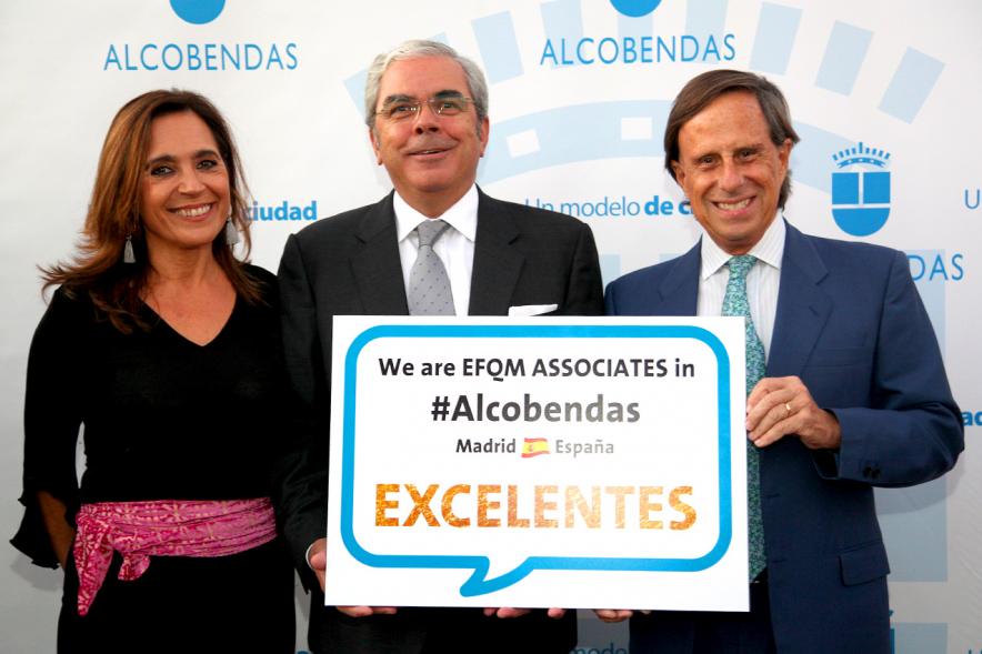 Photocall y Coctel EFQM Awards 2017 -Posado del alcalde con empresarios.