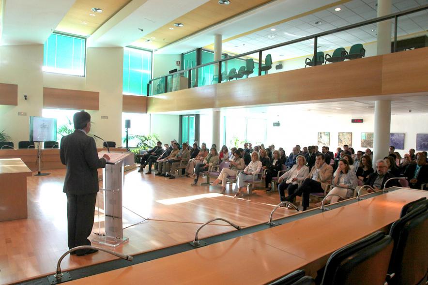 Recepción EGME 2018 - Imagen vista general del alcalde García de Vinuesa dirigiendo unas palabras a los asistentes al acto.