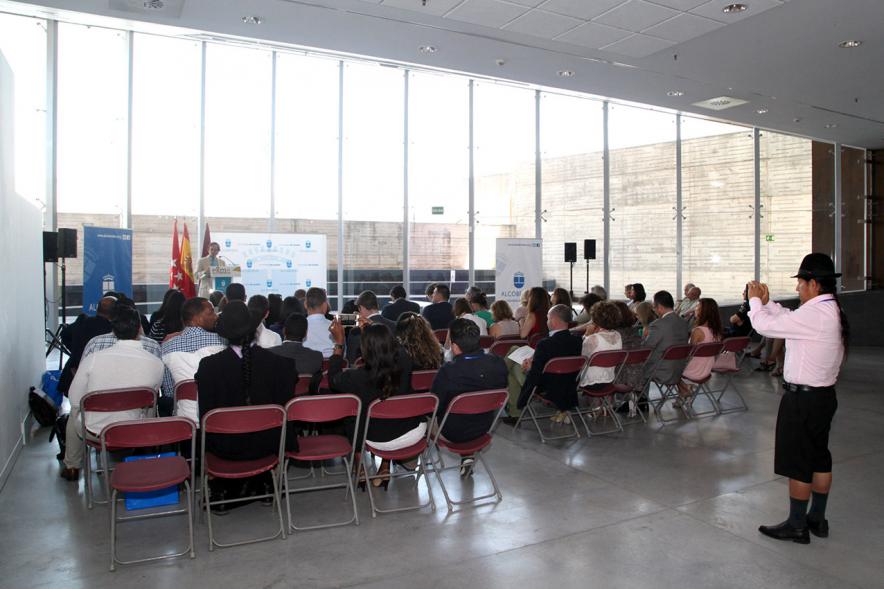 Clausura y Entrega de Diplomas EGME 2017 - Parte posterior de los asistentes.