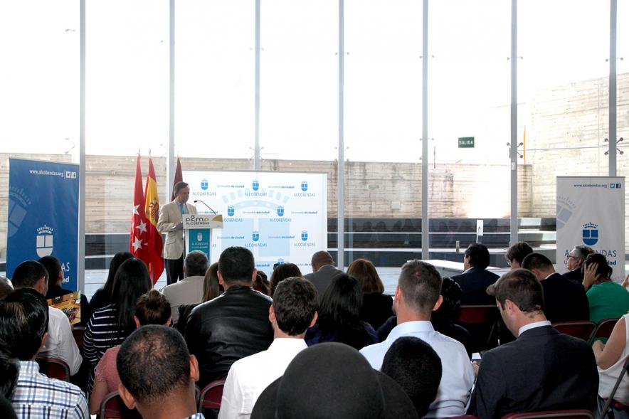 Clausura y Entrega de Diplomas EGME 2017 -  Parte posterior de los asistentes.