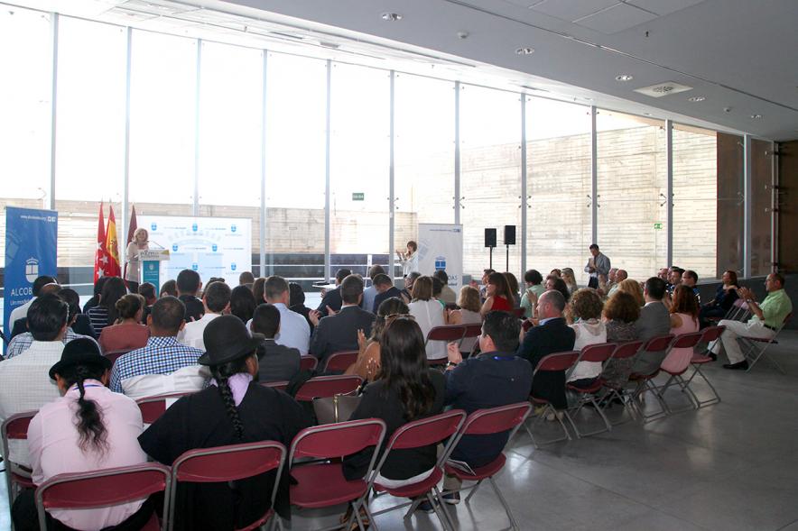 Clausura y Entrega de Diplomas EGME 2017 -  Toma trasera de la sala.