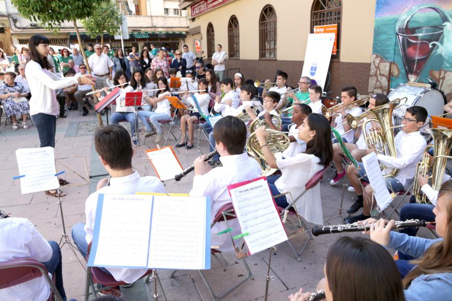 Conciertos Urbanos de la Escuela de Música en Distrito Centro -   Actuación de los músicos.
